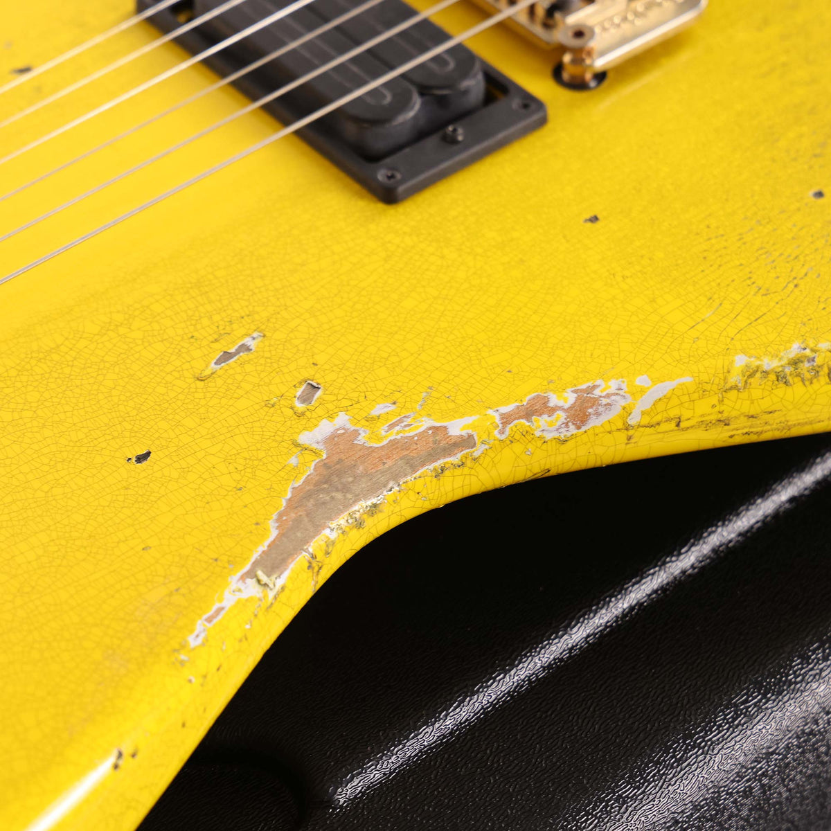 Charvel Custom Shop San Dimas Nitro Aged Graffiti Yellow — 10