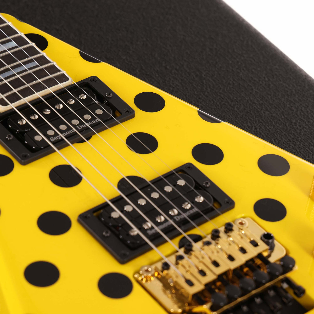 Jackson Custom Shop Randy Rhoads RR 1.5 Music Zoo Exclusive Graffiti Yellow with Black Polka Dots — 11
