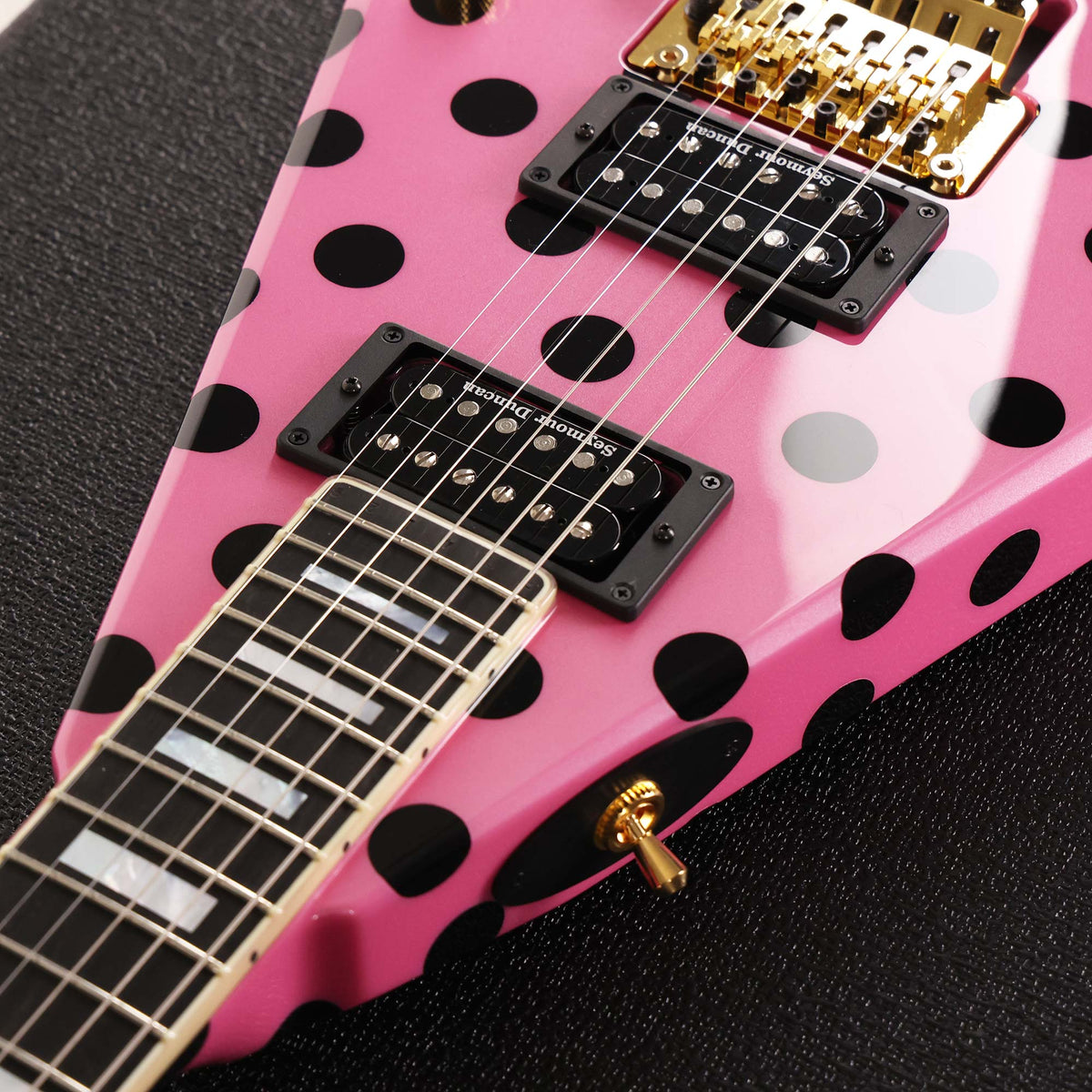 Jackson Custom Shop Randy Rhoads RR 1.5 Music Zoo Exclusive Platinum Pink with Black Polka Dots — 9