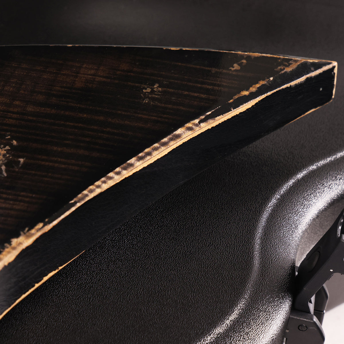 Jackson Custom Shop Kelly 1H Relic Transparent Black — 9