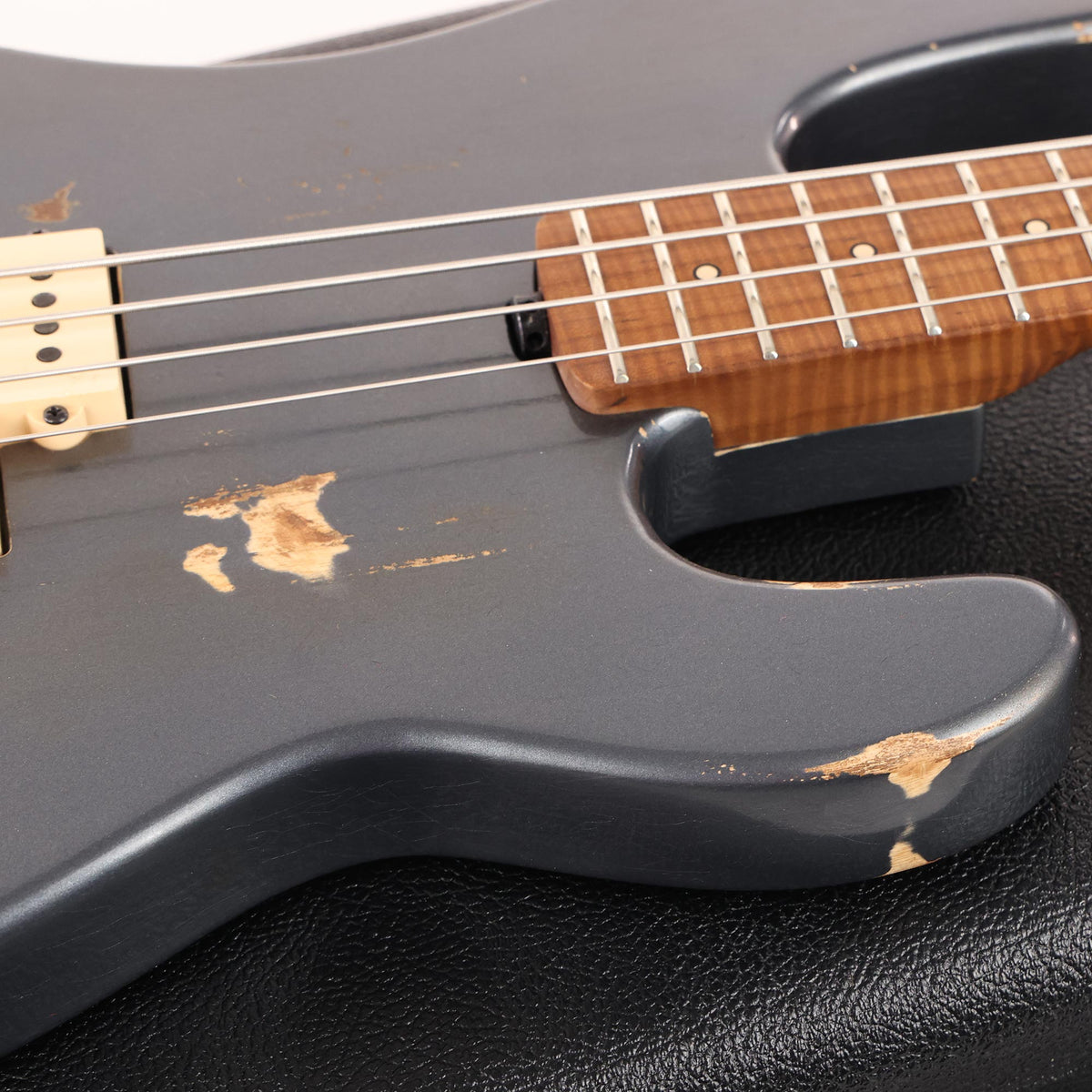 Charvel Custom Shop San Dimas Bass IV Nitro Relic Masterbuilt Joe Williams Charcoal Frost — 11