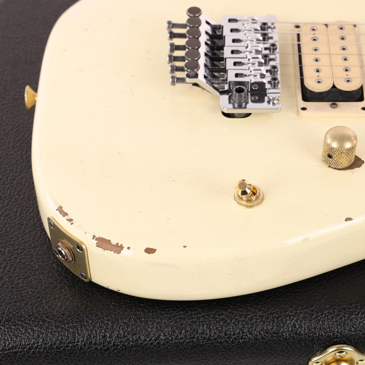 Charvel Custom Shop San Dimas Nitro Aged Roasted Alder Vanilla Shake — 9