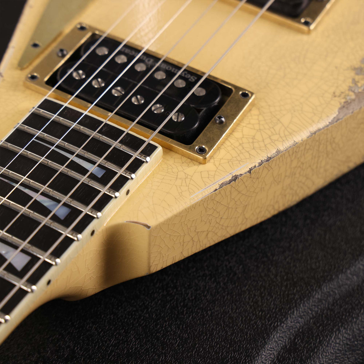 Jackson Custom Shop Rhoads RR-VS Floyd Rose Nitro Aged Vintage White — 6