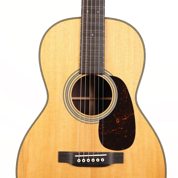 Martin Custom Shop 00 Grand Concert VTS Spruce and East Indian Rosewood Natural