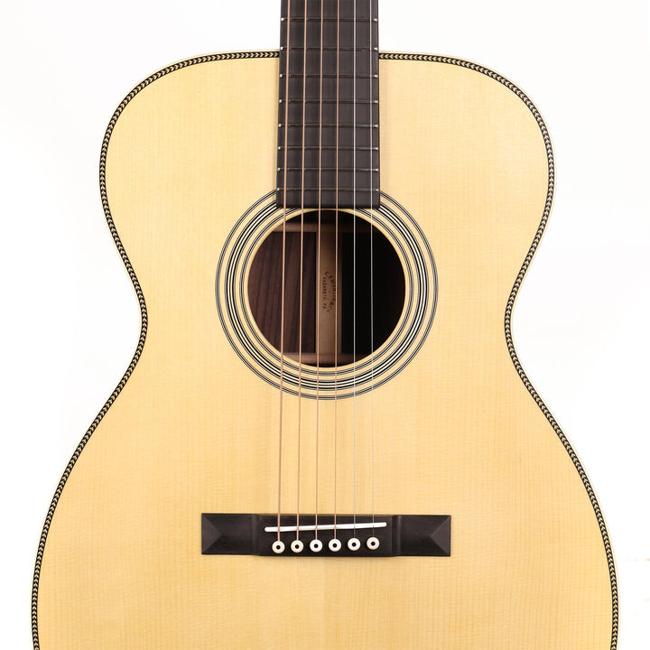Martin Custom Shop 00 Grand Concert Adirondack Spruce and East Indian Rosewood Natural 2025