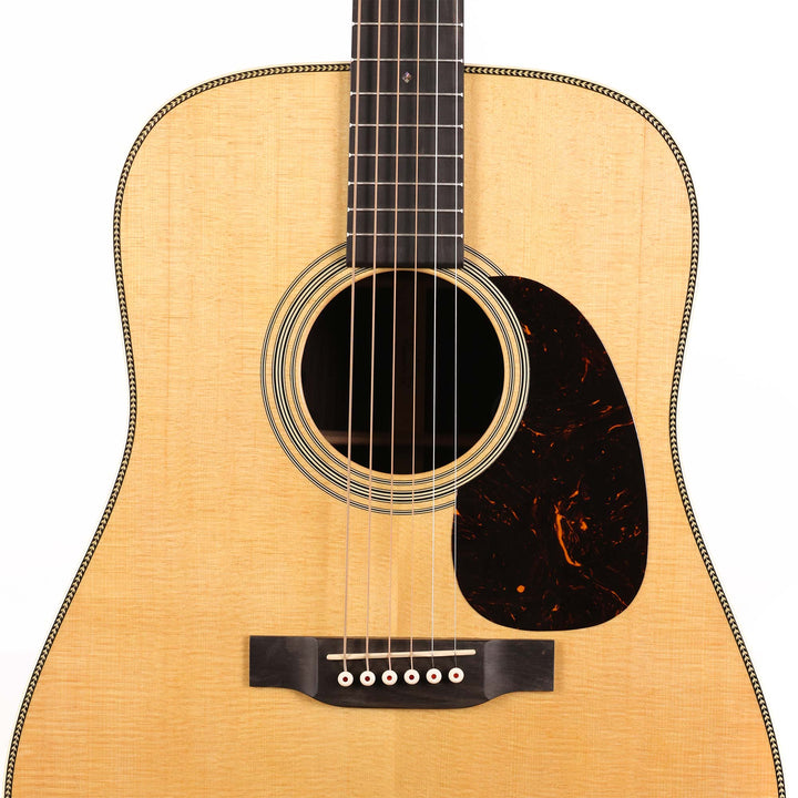 Martin HD-28E Dreadnought Acoustic-Electric Natural