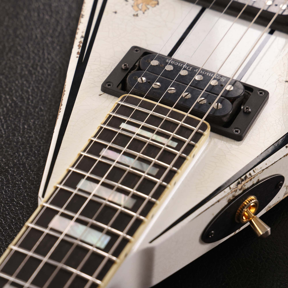 Jackson Custom Shop RR 1.5 Rhoads Tour Relic White with Black Pinstripes — 13