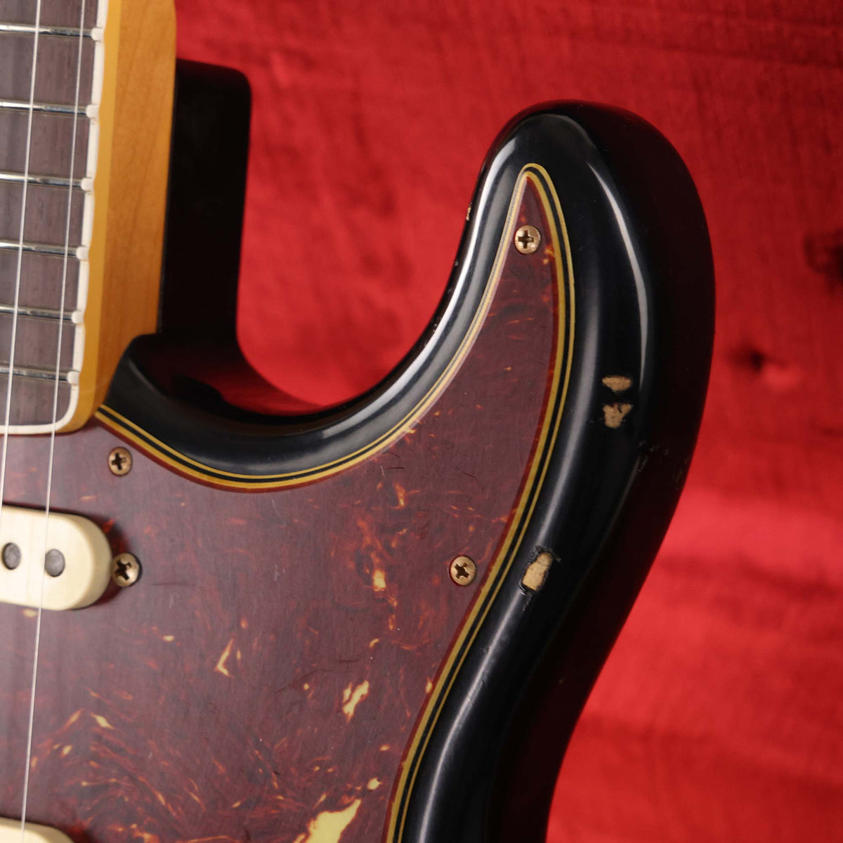 Fender Custom Shop 1967 Stratocaster Relic Aged Black over 3-Tone Sunburst — 10