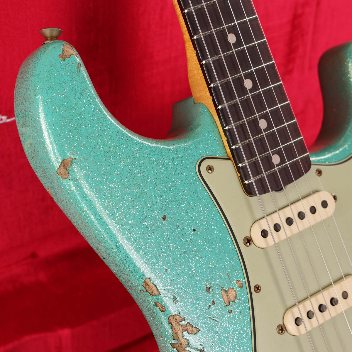 Fender Custom Shop 1960 Stratocaster Heavy Relic Seafoam Sparkle — 6