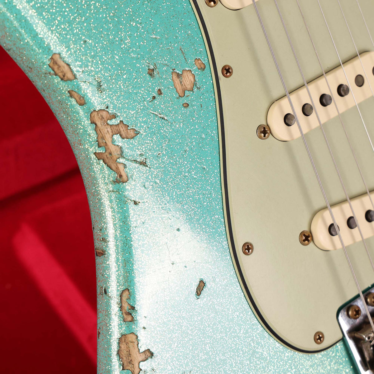 Fender Custom Shop 1960 Stratocaster Heavy Relic Seafoam Sparkle — 7