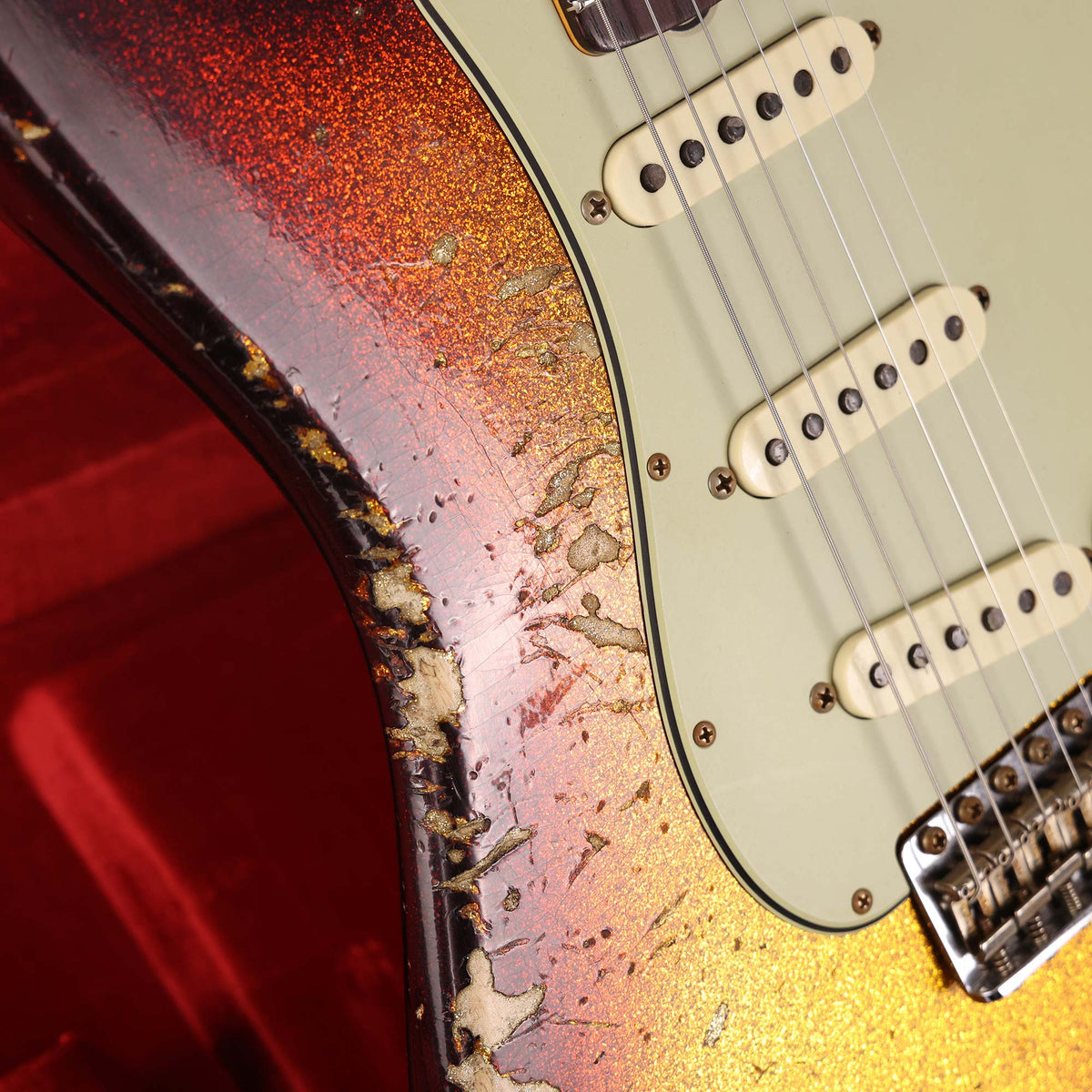 Fender Custom Shop 1965 Stratocaster Heavy Relic Super Faded Aged 3-Tone Sunburst Sparkle — 7