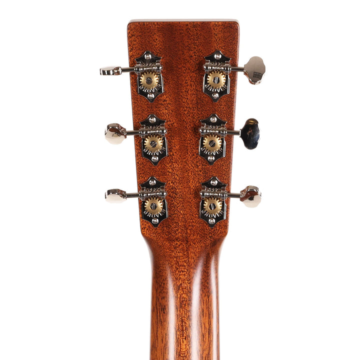 Martin Standard Series 000-18 Acoustic Guitar Natural