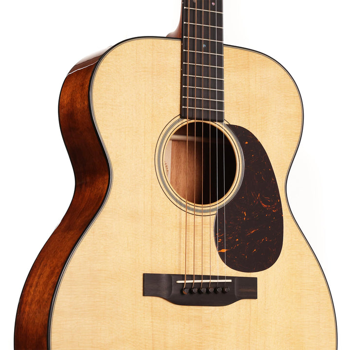 Martin Standard Series 000-18 Acoustic Guitar Natural
