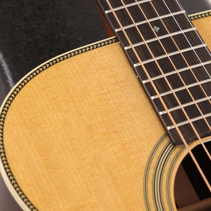 Martin 00-28 Acoustic Guitar Natural