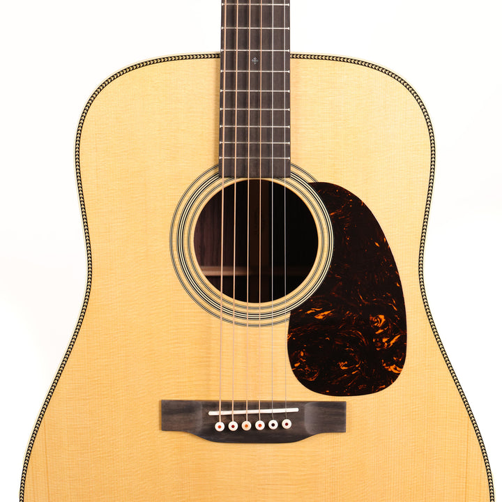 Martin Standard Series HD-28 Acoustic Guitar Natural