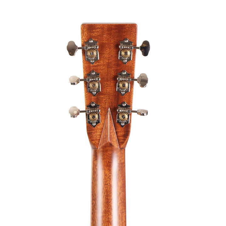 Martin Standard Series OM-28 Acoustic Guitar Natural