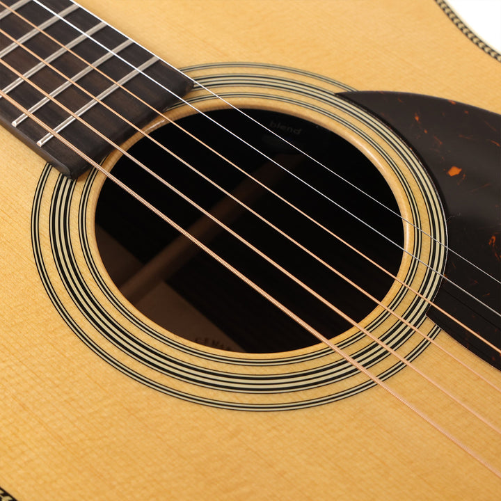 Martin Standard Series OM-28E Acoustic-Electric Natural