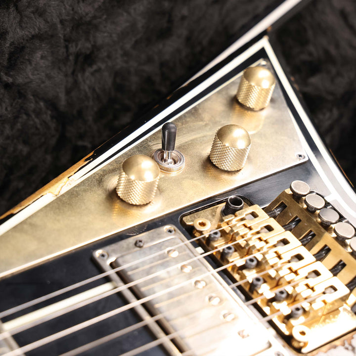 Jackson Custom Shop RR Rhoads Nitro Relic Black with Vintage White Pinstripes