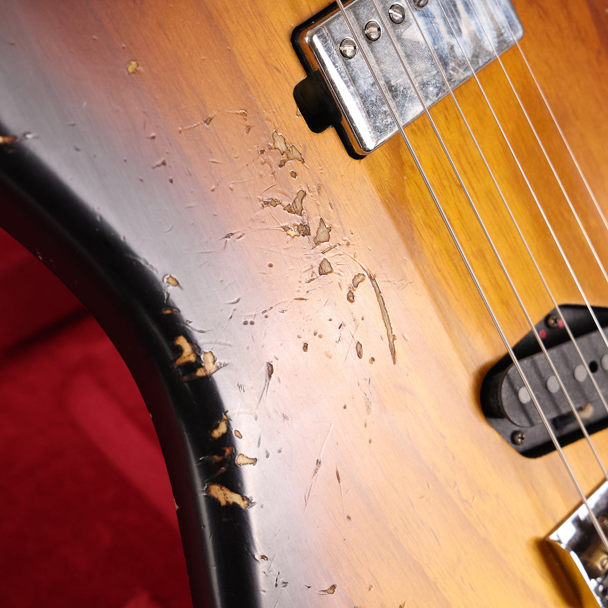 Fender Custom Shop Limited Edition SH Stratocaster Heavy Relic Aged 2-Color Sunburst — 9