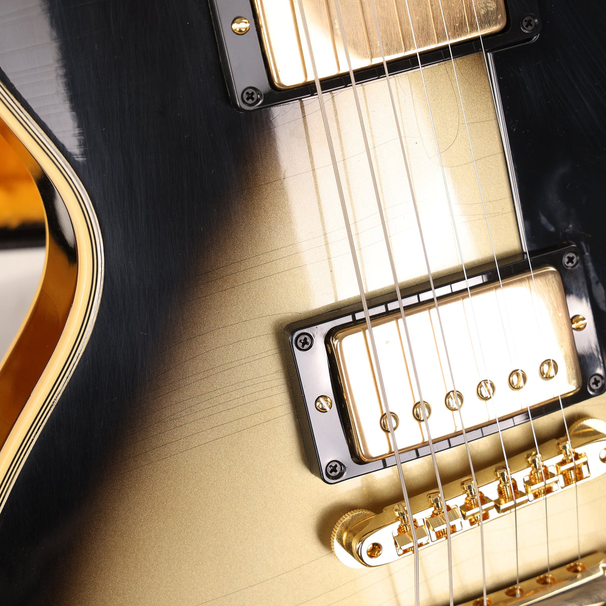 Gibson Custom Shop 1968 Les Paul Custom Silverburst Ultra Light Aged Gold Hardware — 7