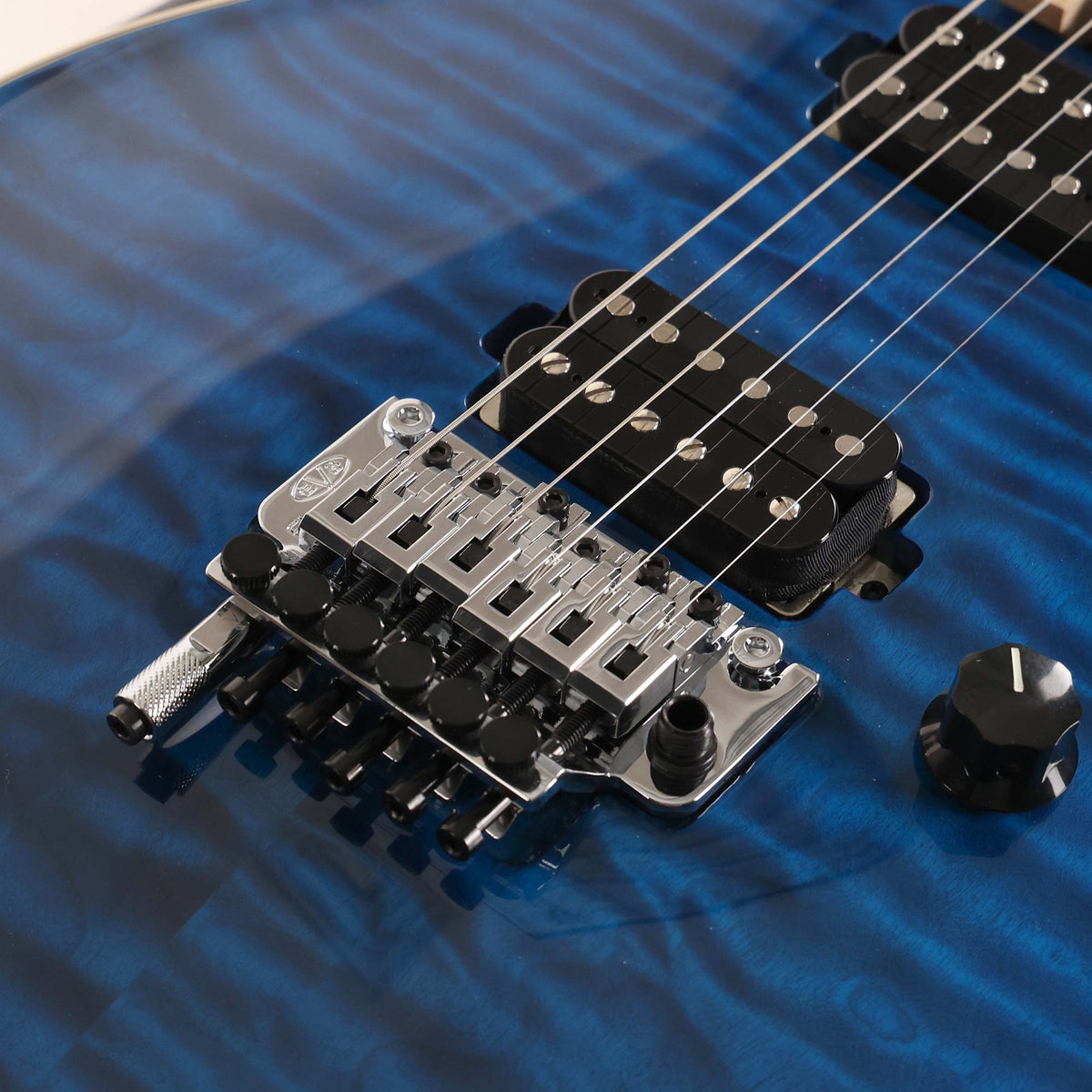 EVH Custom Shop Wolfgang Quilt Top Trans Blue — 8