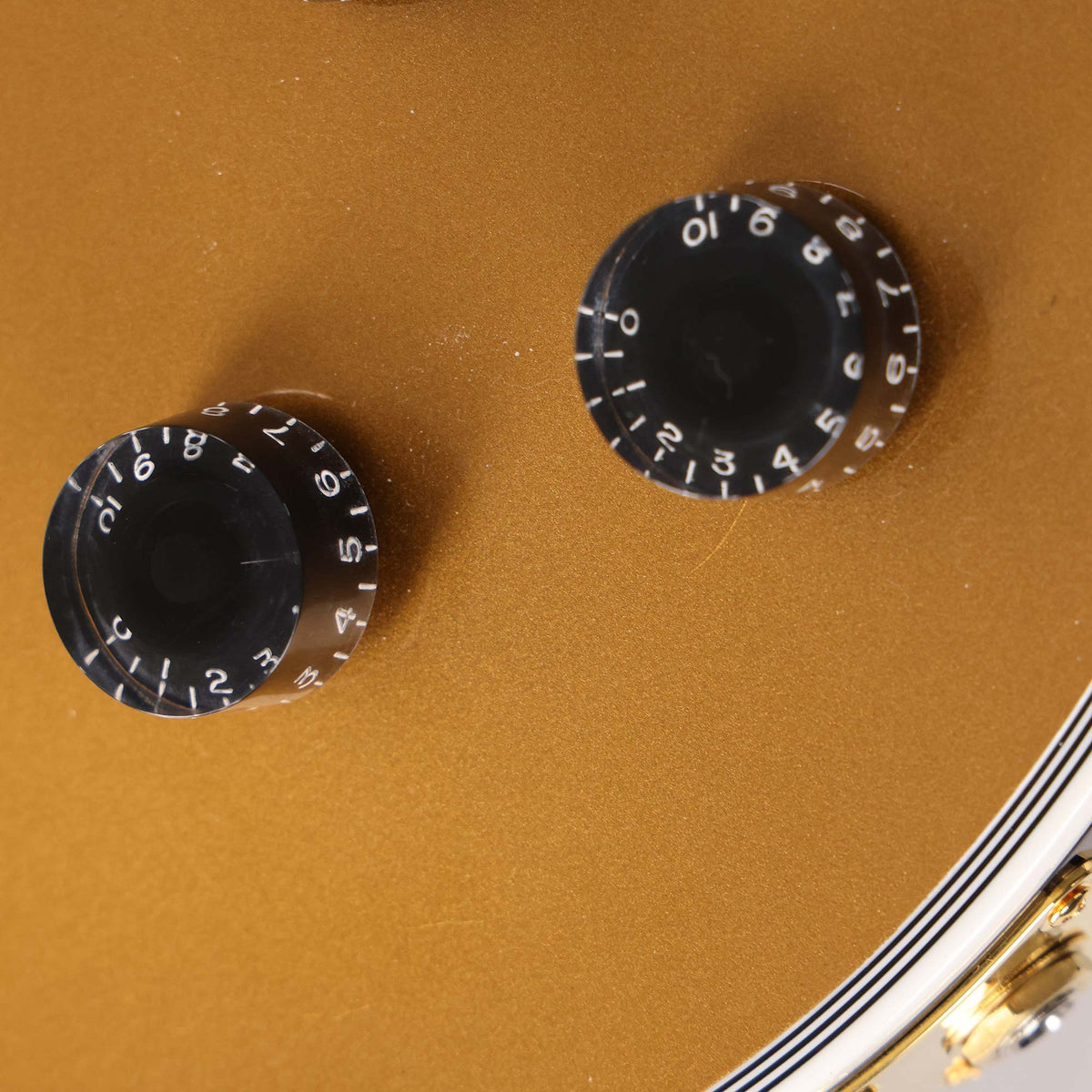Gibson Custom Shop Les Paul Custom Made 2 Measure 2-Tone Tuxedo Gold and Ebony 2025 — 7
