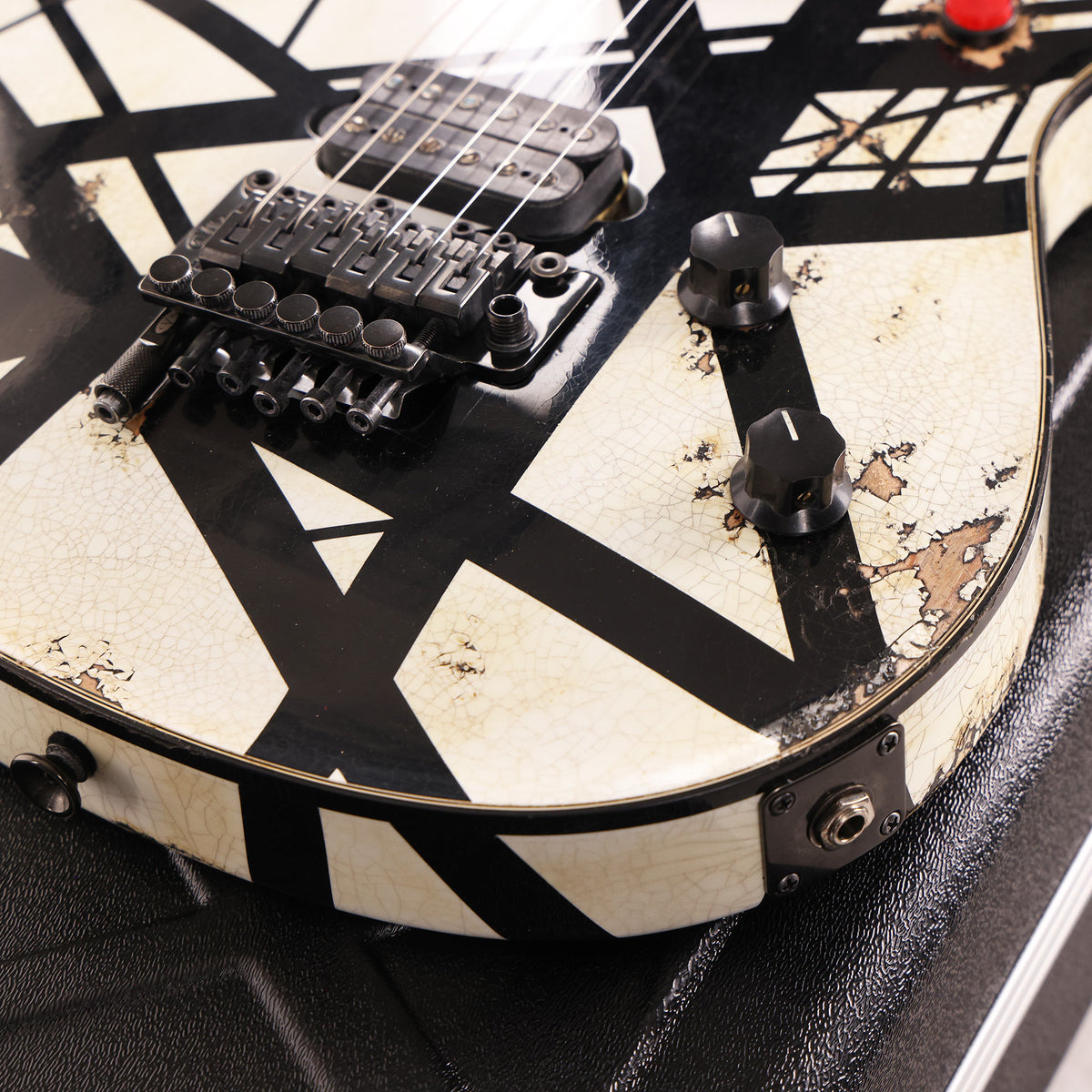 EVH Custom Shop Wolfgang Special Edition Relic Black and White
