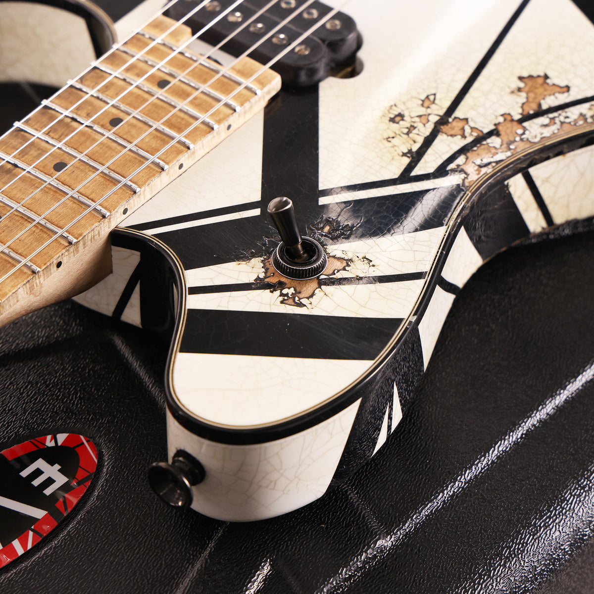 EVH Custom Shop Wolfgang Special Edition Relic Black and White