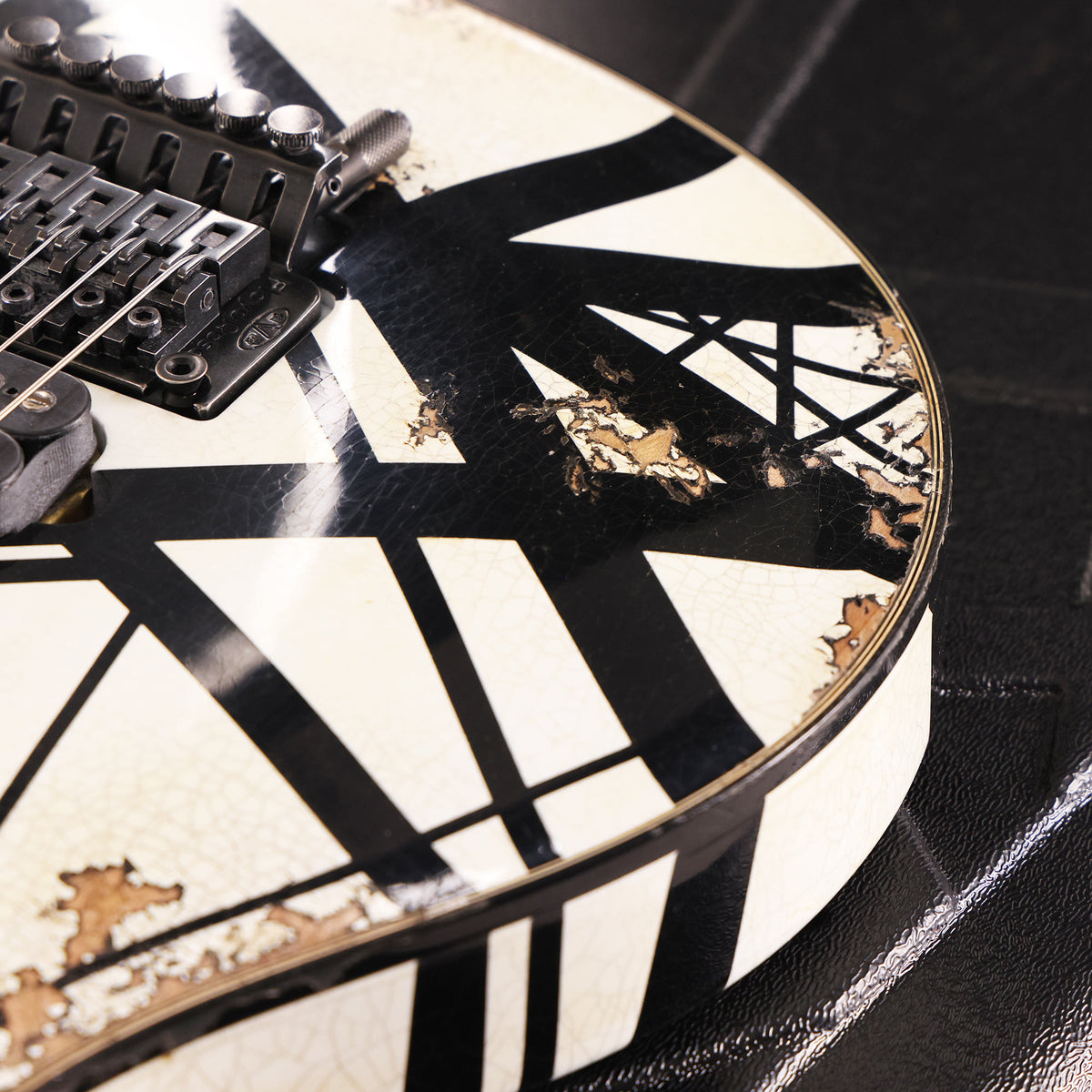 EVH Custom Shop Wolfgang Special Edition Relic Black and White Stripes — 9