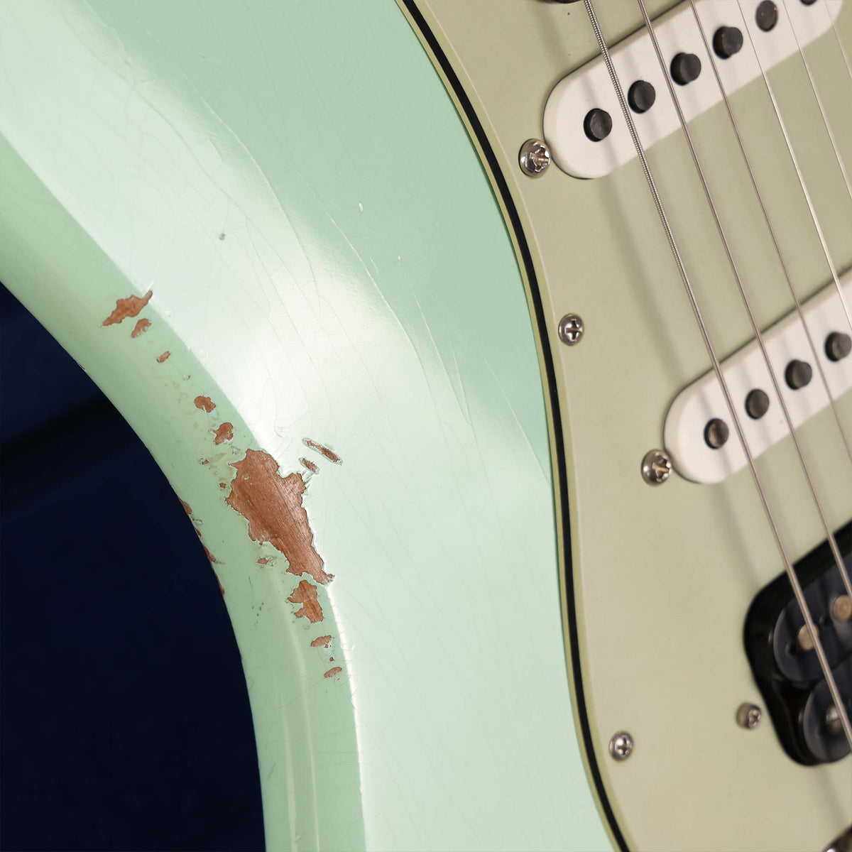 Fender Custom Shop Custom Deluxe HSS Stratocaster Relic Aged Surf Green — 9