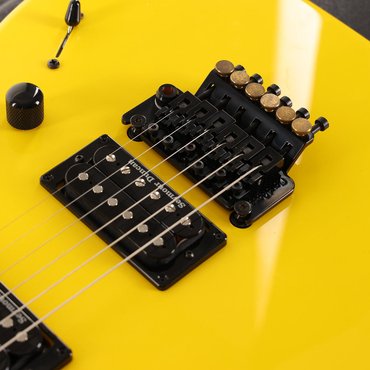 Charvel Custom Shop San Dimas Guitar Graffiti Yellow 2025 — 7
