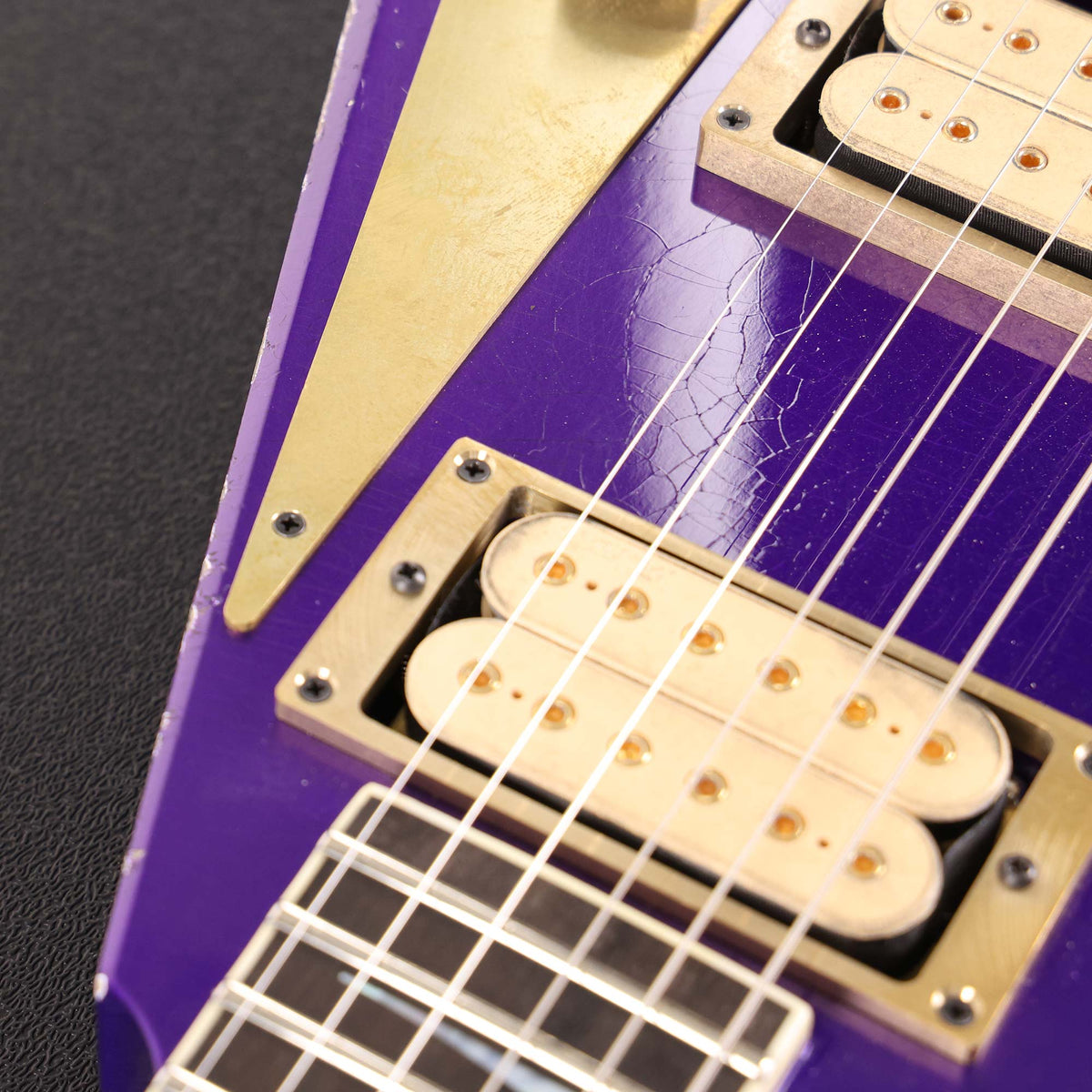 Jackson Custom Shop Rhoads RR-VS Fixed Bridge Nitro Aged Purple — 10