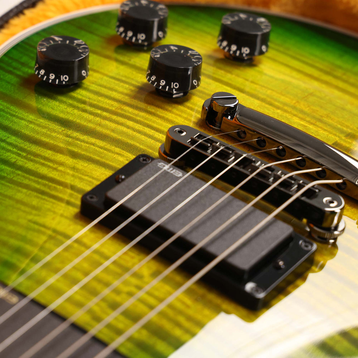 Gibson Custom Shop Les Paul Custom Made 2 Measure Figured Top Iguana Burst — 9