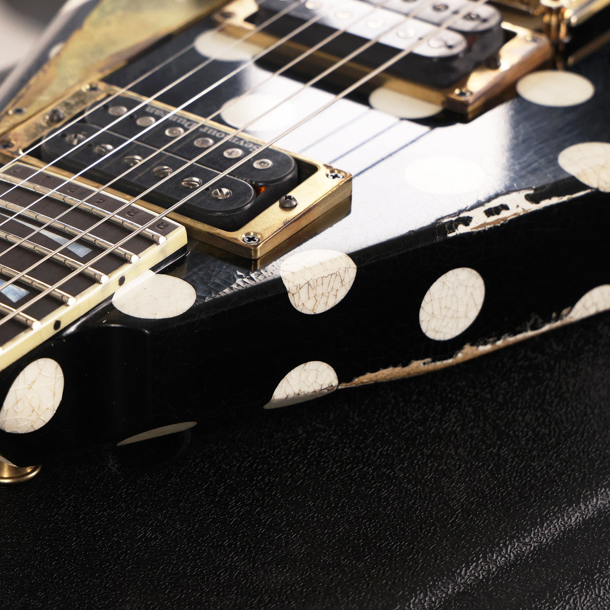 Jackson Custom Shop Rhoads RR-VS Nitro Black and White Polka Dots — 9