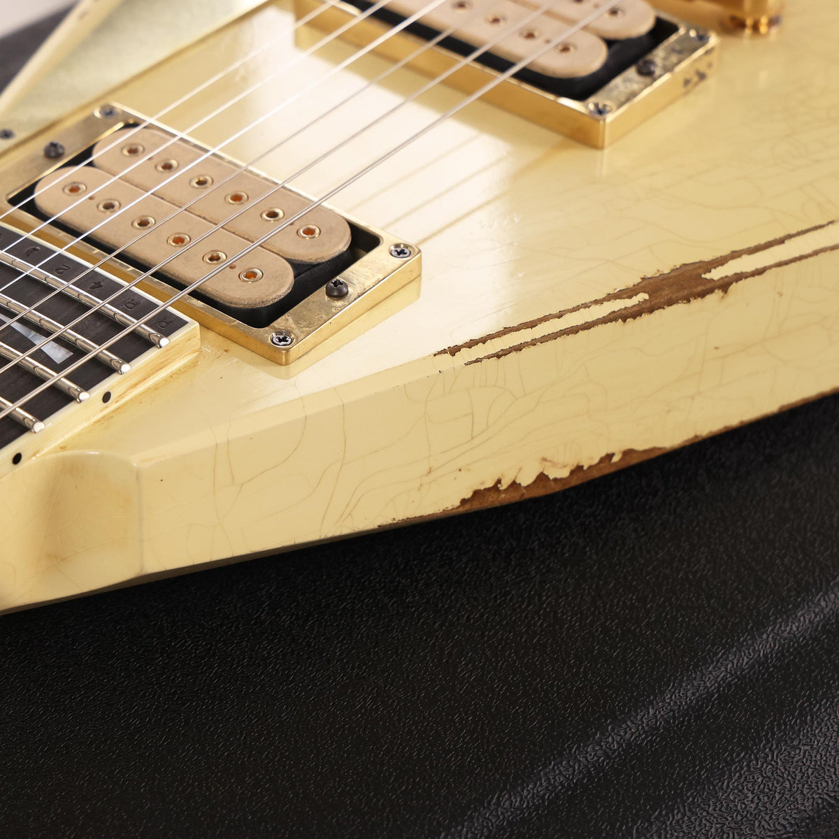 Jackson Custom Shop Rhoads RR-VS Fixed Bridge Vintage White Nitro Aged — 9