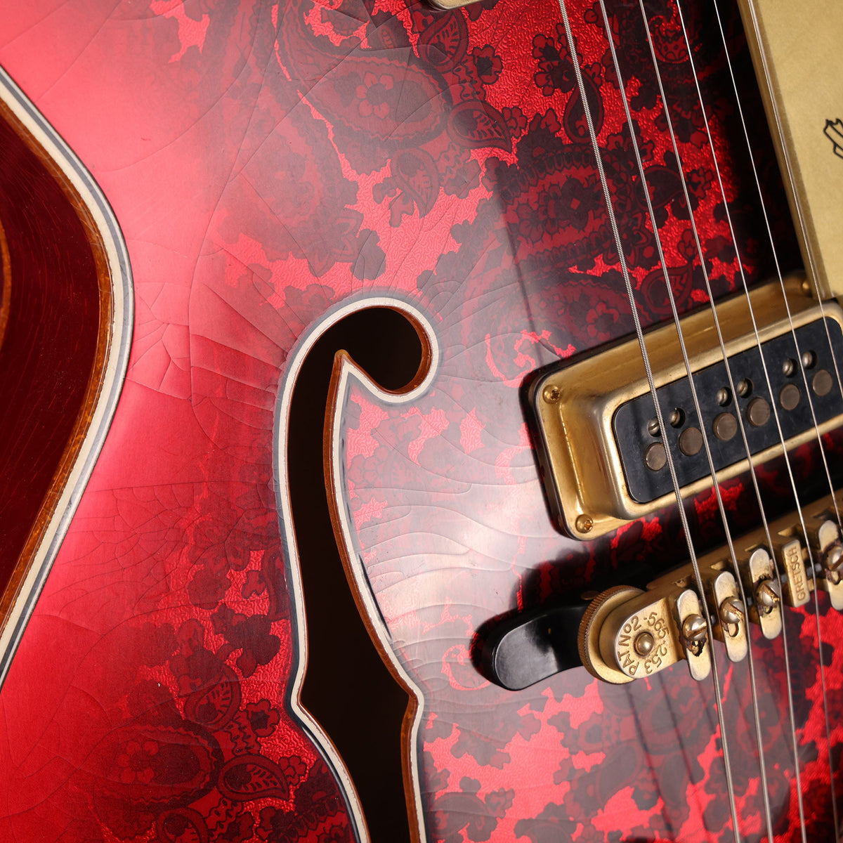 Gretsch Custom Shop G6136-55GE 1955 Falcon Masterbuilt Gonzalo Madrigal Candy Apple Red Paisley — 9