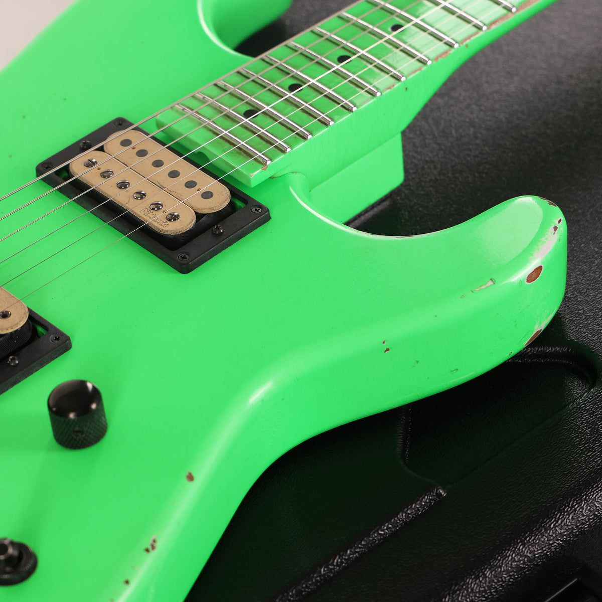 Charvel Custom Shop San Dimas Music Zoo Exclusive Painted Neck Neon Green — 12