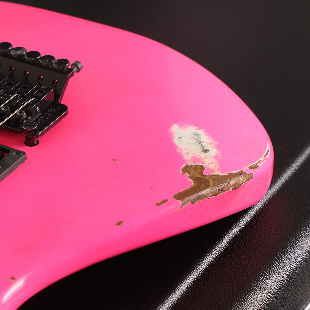 Charvel Custom Shop San Dimas Music Zoo Exclusive Painted Neck Neon Pink — 11