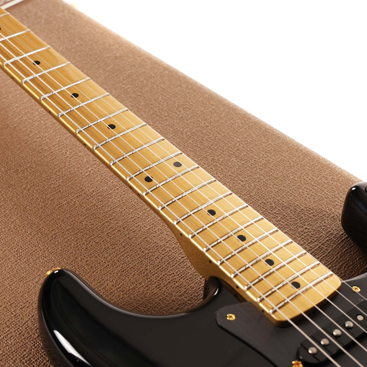 Fender Custom Shop 1960s Stratocaster Black and HLE Gold — 7