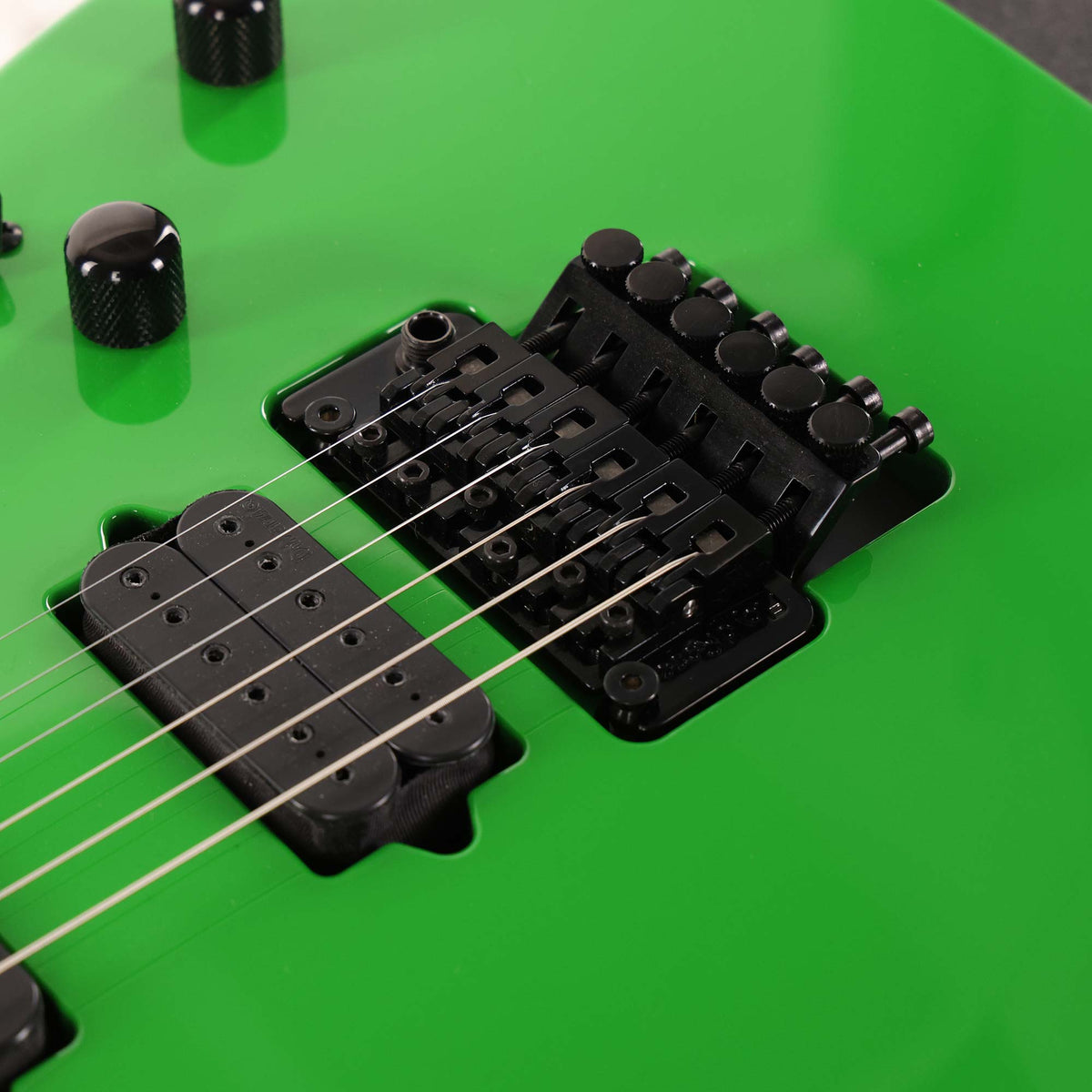 Charvel Custom Shop Dinky DK24 Slime Green — 6