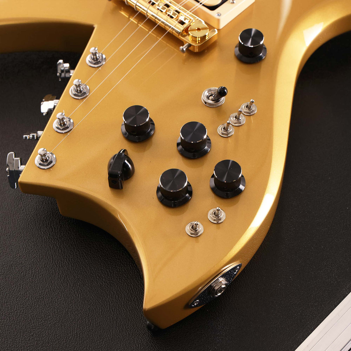 B.C. Rich USA Custom Shop Bich 10-String Gold — 8