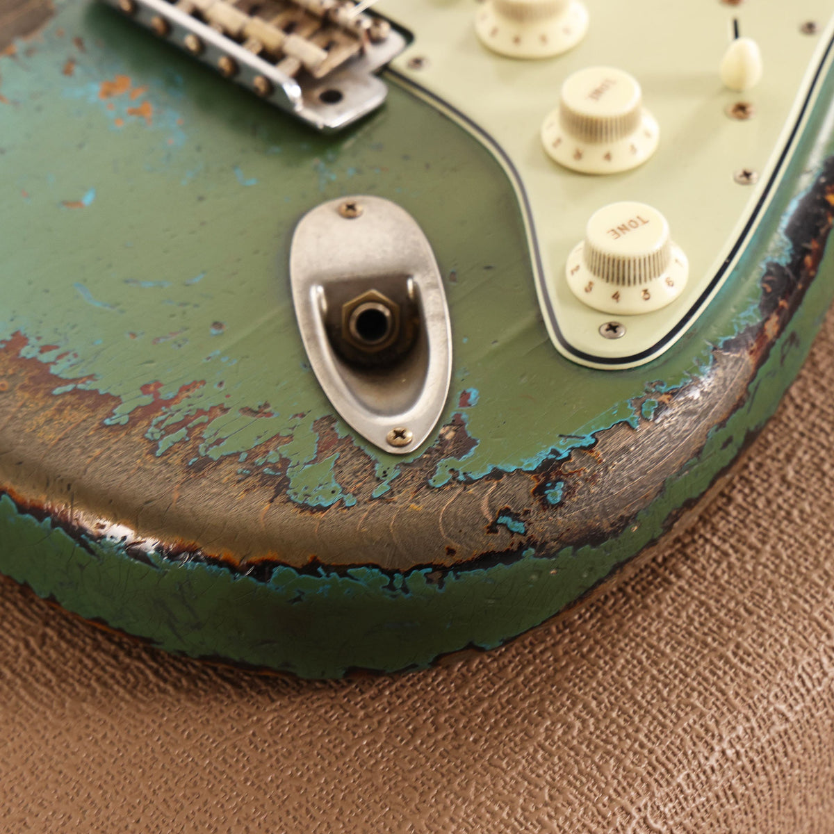 Fender Custom Shop '60s Strat Super Heavy Relic Taos Turquoise over 3-Tone Sunburst Masterbuilt Dale Wilson — 9