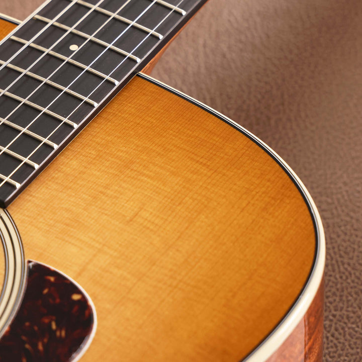 Taylor Trey Hensley Gold Label 510e Special Edition Acoustic-Electric Antique Blonde