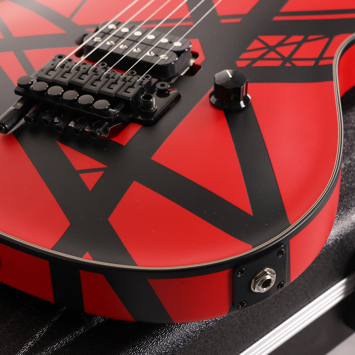 EVH Custom Shop Wolfgang 1H Floyd Rose Ferrari Red with Black Stripes — 9