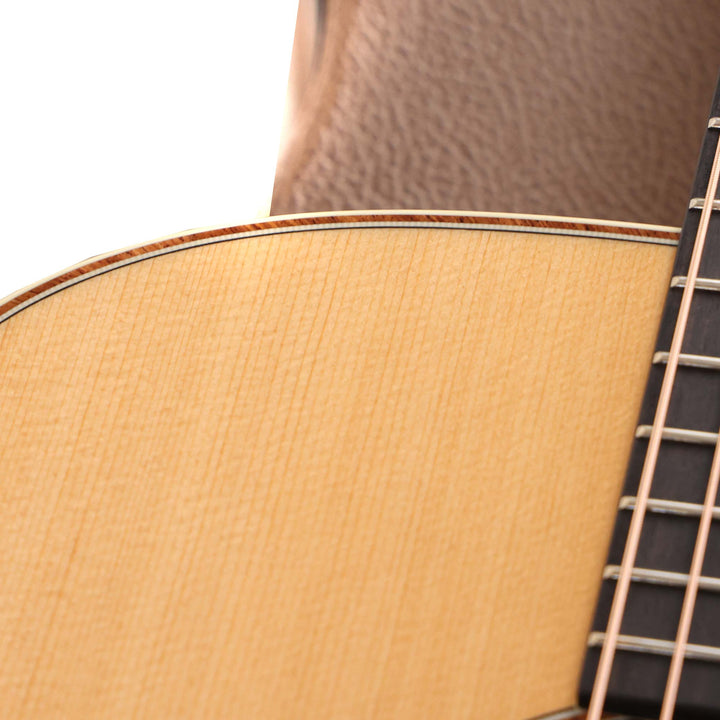 Taylor Gold Label Collection 810e Acoustic-Electric