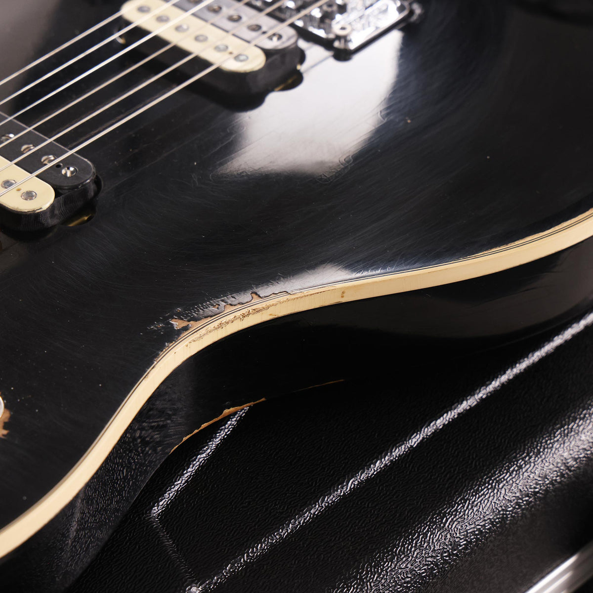EVH Custom Shop Special Edition Wolfgang Black Nitro-Tour Relic — 10