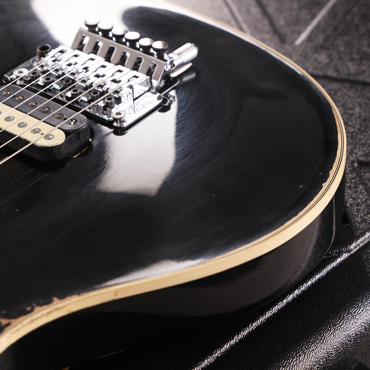 EVH Custom Shop Special Edition Wolfgang Black Nitro-Tour Relic — 11