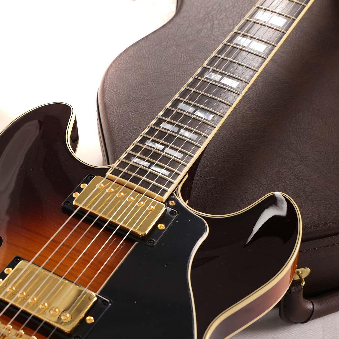 Yamaha SA2200 Brown Burst | The Music Zoo