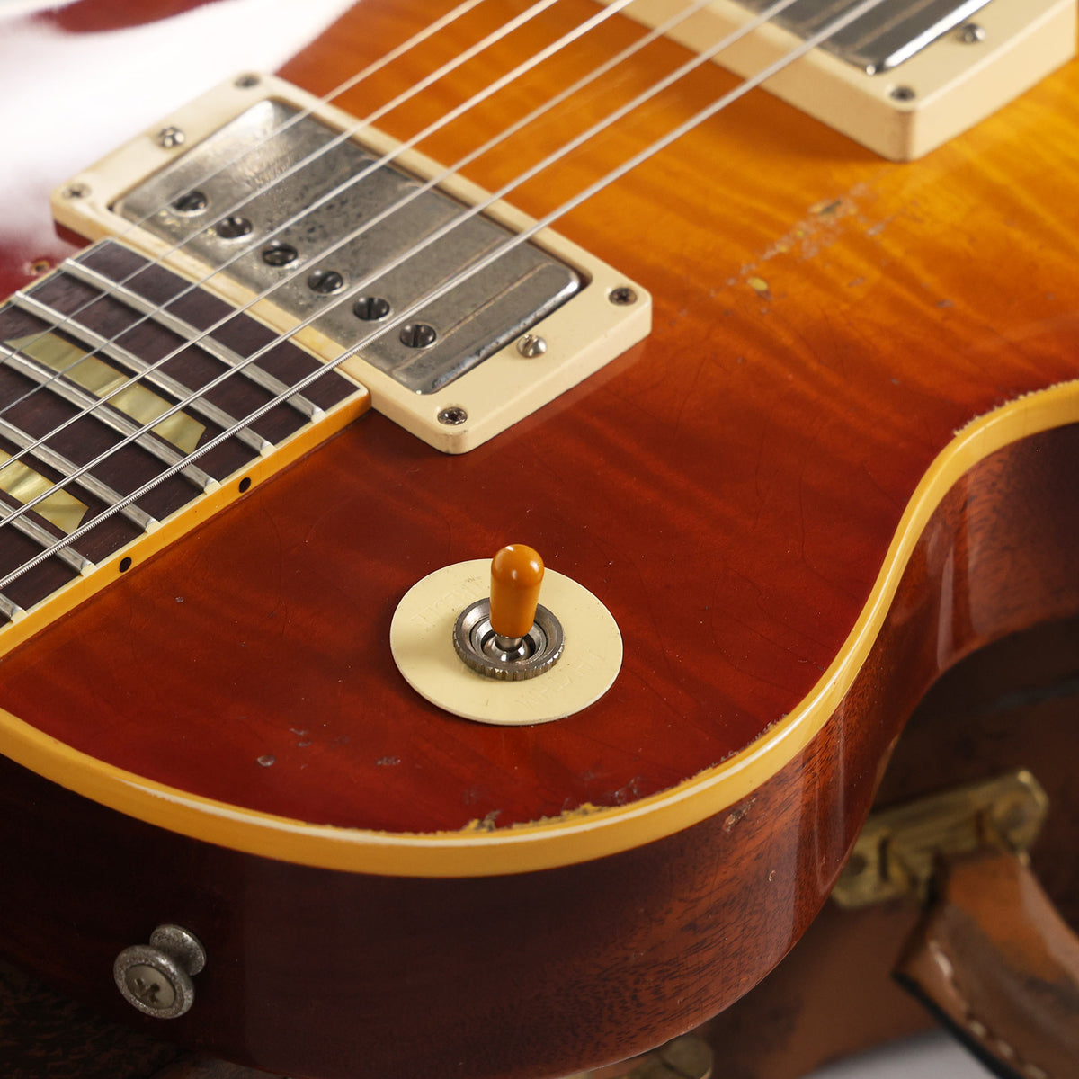 Gibson Custom Shop Limited Edition 1959 Les Paul Reissue Murphy Lab Heavy Aged Molten Amber Burst — 8