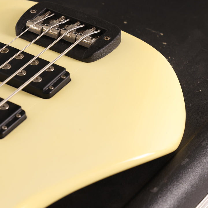 1991 G&L L-2000 Commemorative Leo Fender Signature Bass White